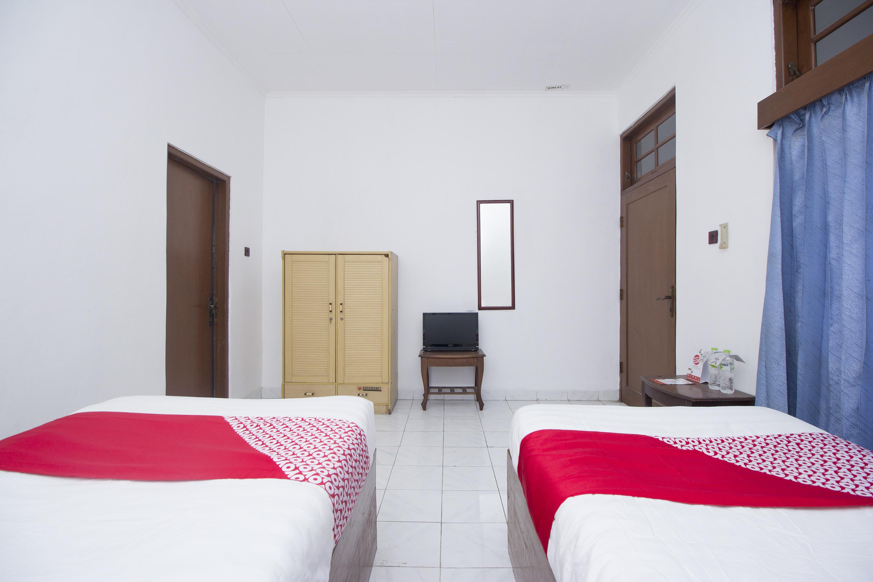 Hotel Dewi Sri Redpartner Yogyakarta Exterior foto