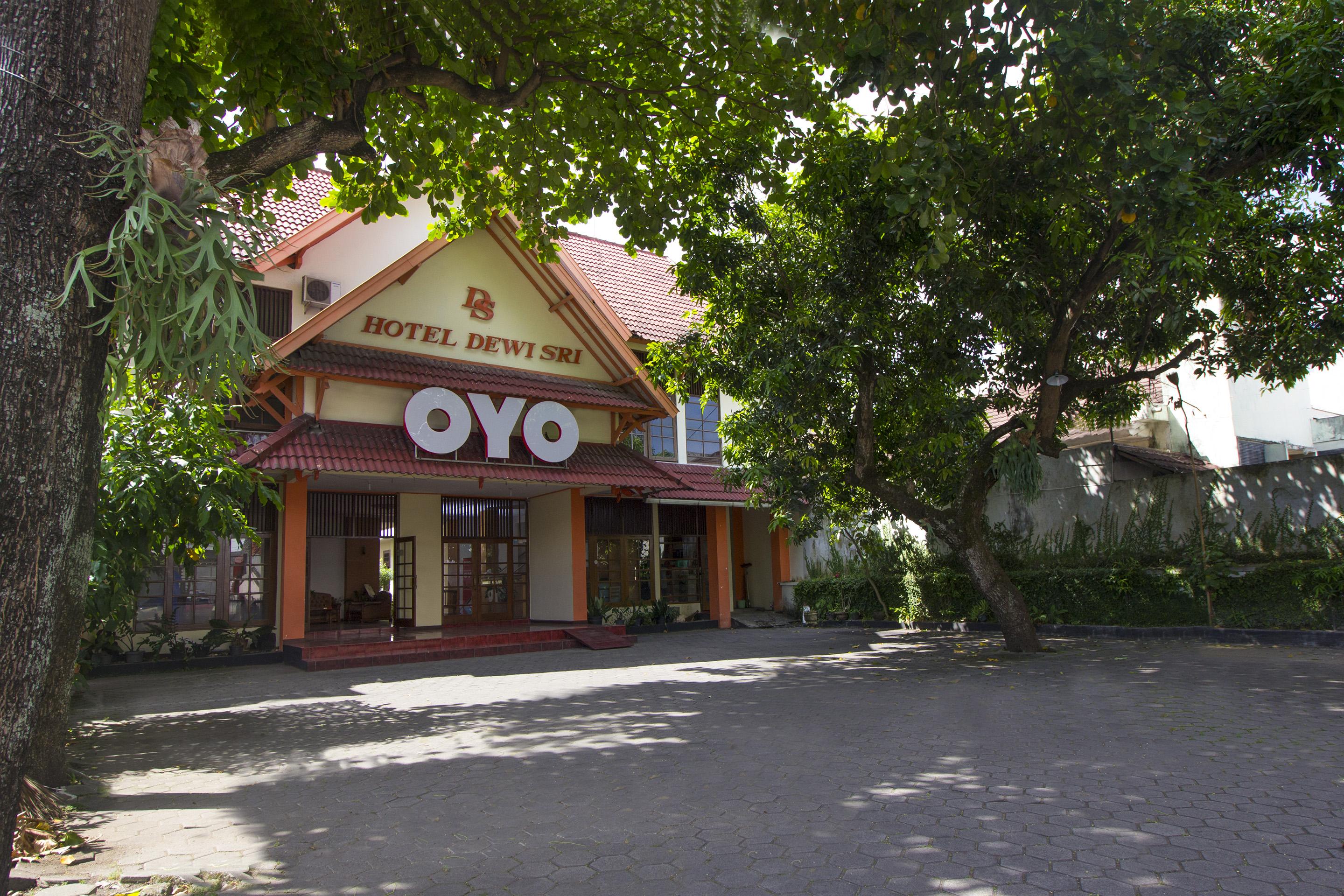 Hotel Dewi Sri Redpartner Yogyakarta Exterior foto