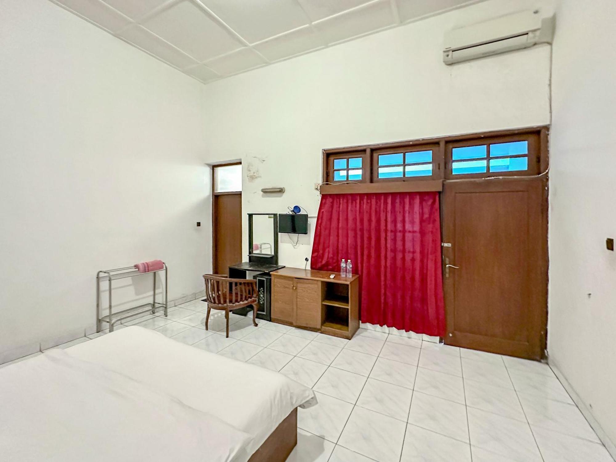 Hotel Dewi Sri Redpartner Yogyakarta Exterior foto